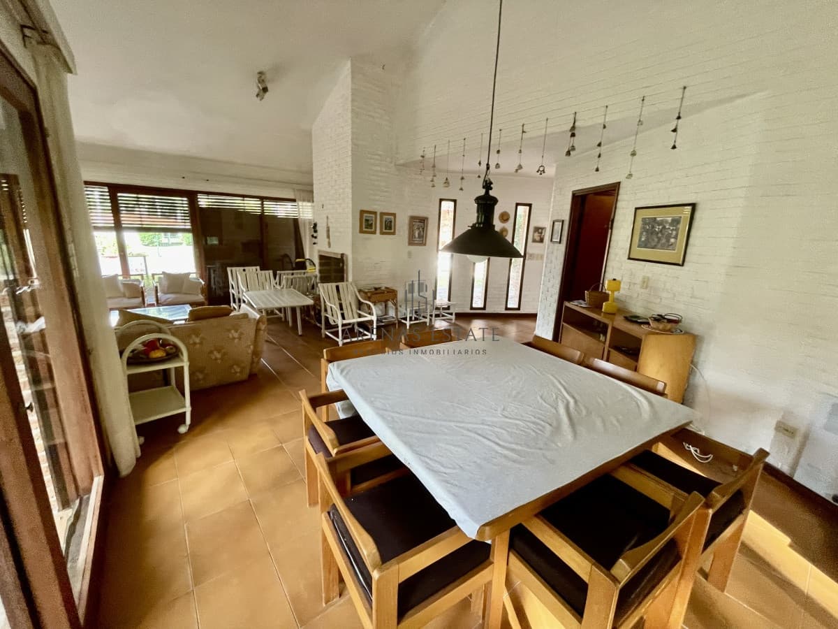 Casa ID.4671 - Oportunidad en San Rafael, chalet tradicional con 1566 m2 de terreno