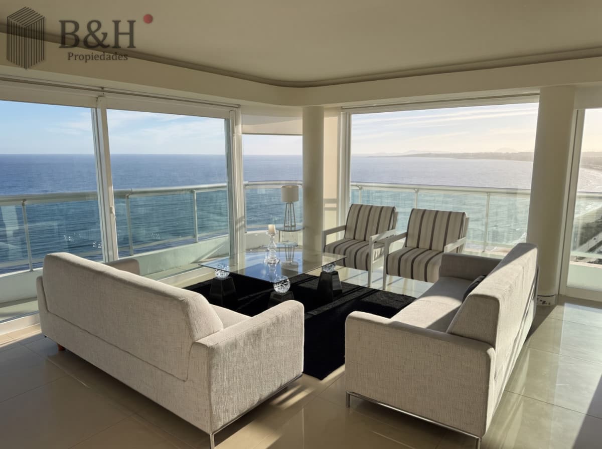 Exclusivo Penthouse en Torre Aquarela, piscina de uso exclusivo con vista a Punta Ballena