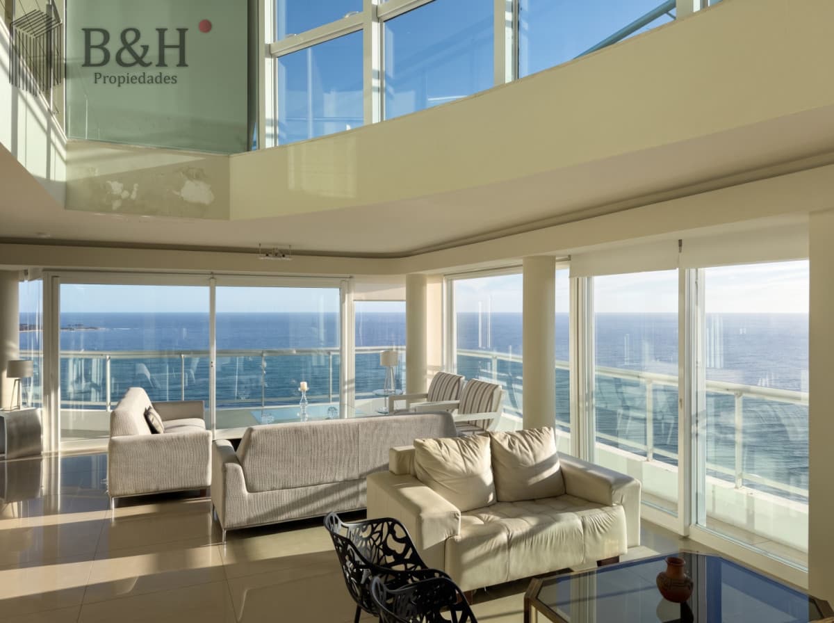 Exclusivo Penthouse en Torre Aquarela, piscina de uso exclusivo con vista a Punta Ballena