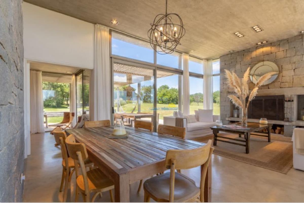 Hermosa casa en venta - Inmobiliaria Playa del Este