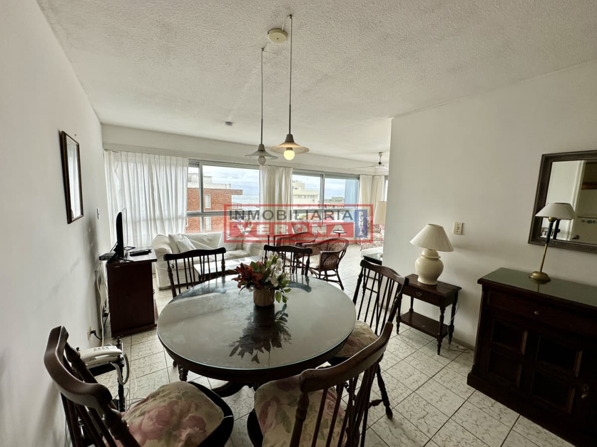 Apartamento en venta de dos dormitorios con garaje en peninsula - Inmobiliaria Verona Punta