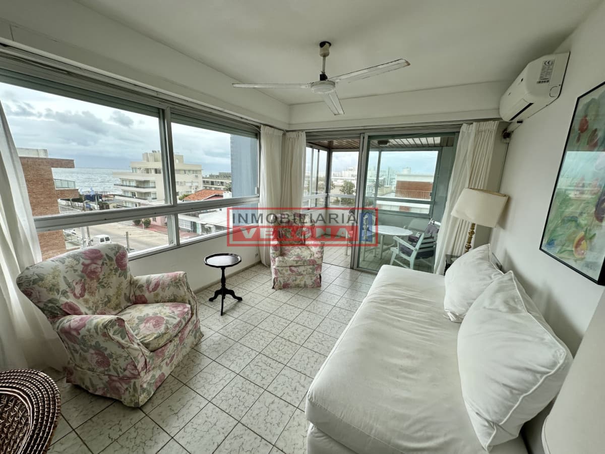 Apartamento en venta de dos dormitorios con garaje en peninsula - Inmobiliaria Verona Punta