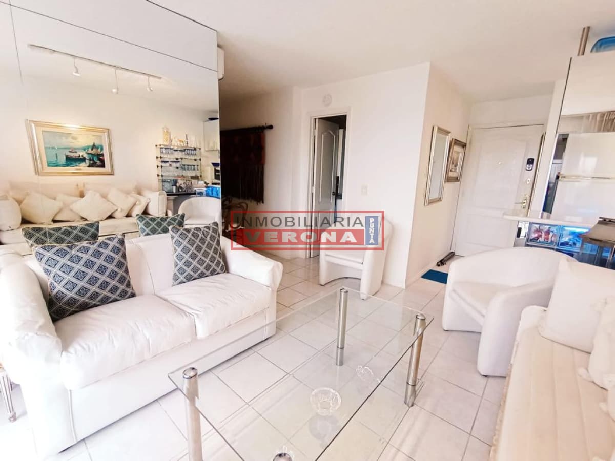 Apartamento 1 dormitorio con hermosa vista y servicios completos en alquiler - Inmobiliaria Verona Punta