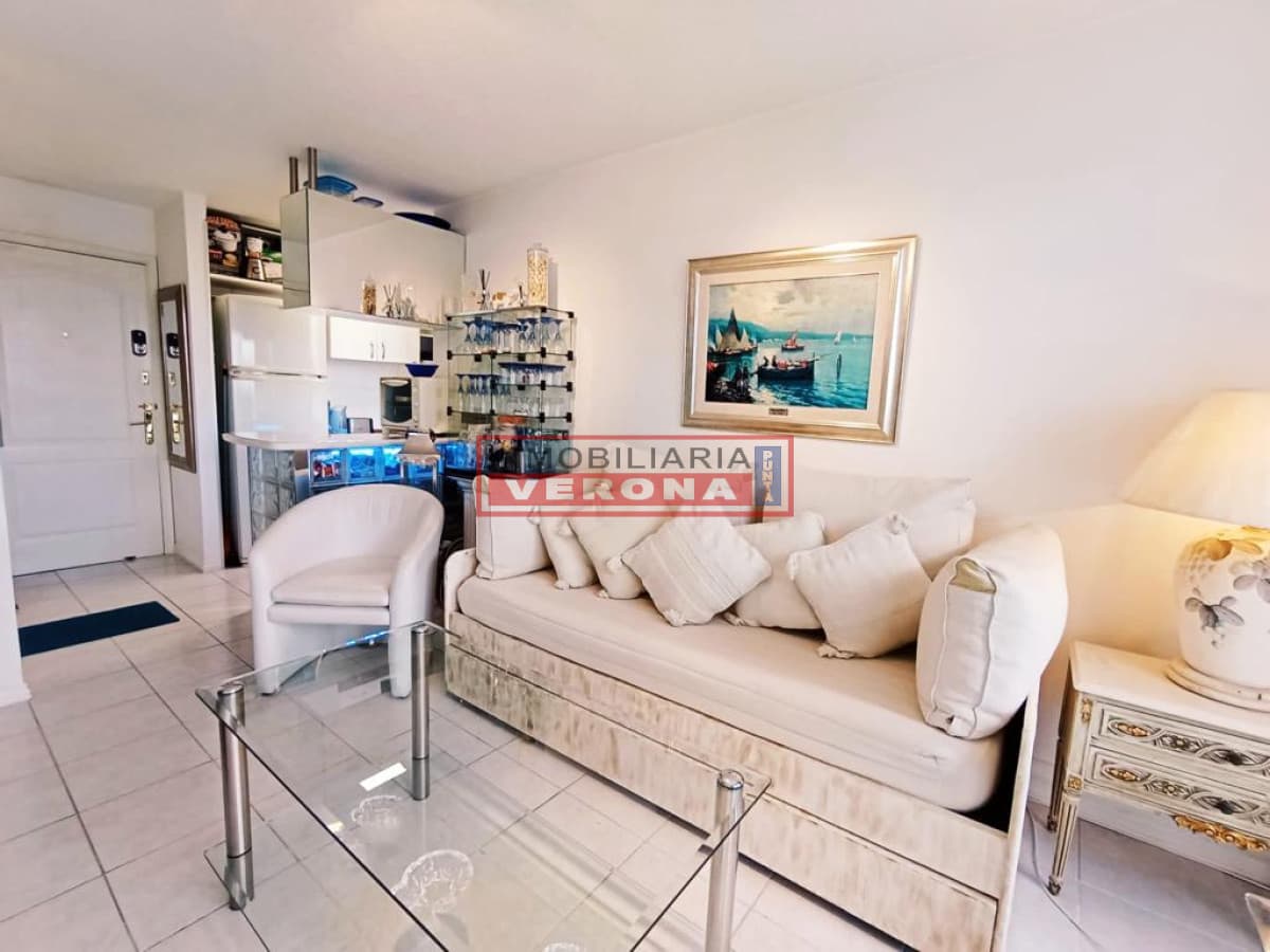 Apartamento 1 dormitorio con hermosa vista y servicios completos en alquiler - Inmobiliaria Verona Punta