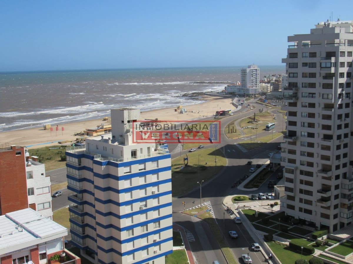 Hermoso Apartamento con vista al MAR - Punta del Este - Inmobiliaria Verona Punta