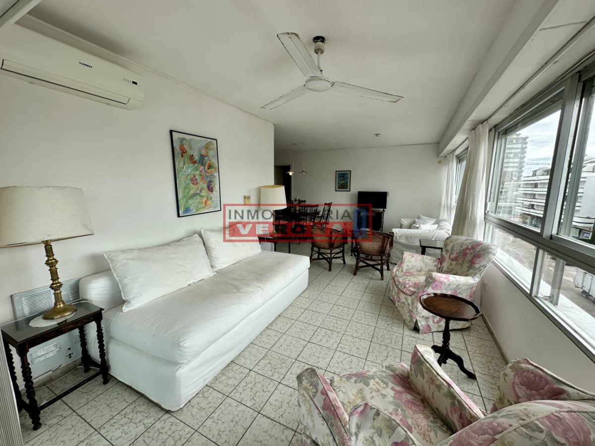 Apartamento en venta de dos dormitorios con garaje en peninsula - Inmobiliaria Verona Punta