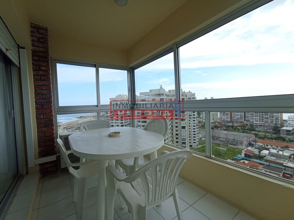 Hermoso Apartamento con vista al MAR - Punta del Este - Inmobiliaria Verona Punta