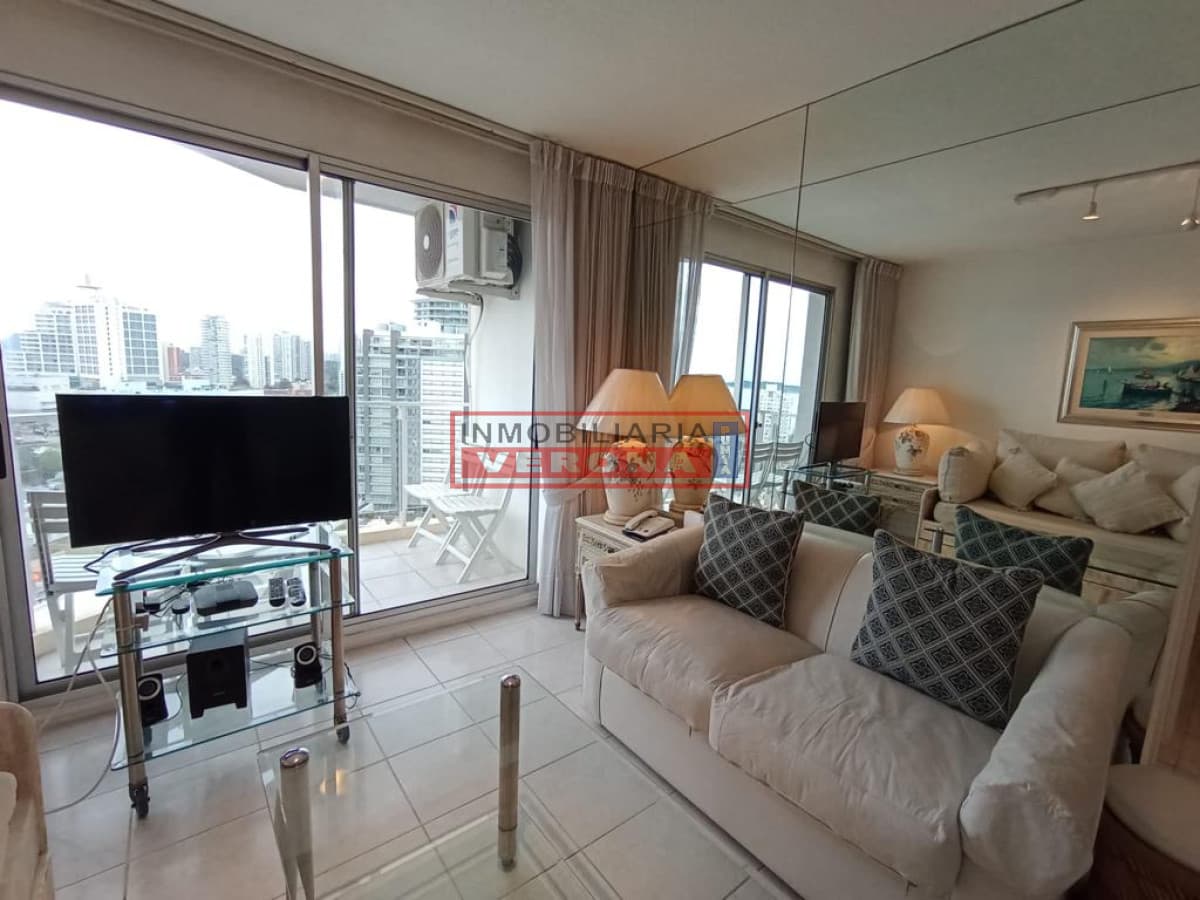 Apartamento 1 dormitorio con hermosa vista y servicios completos en alquiler - Inmobiliaria Verona Punta