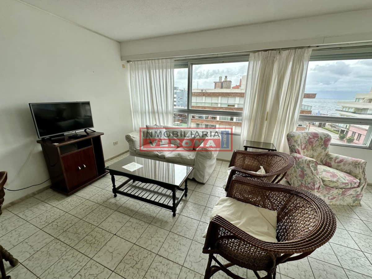 Apartamento en venta de dos dormitorios con garaje en peninsula - Inmobiliaria Verona Punta