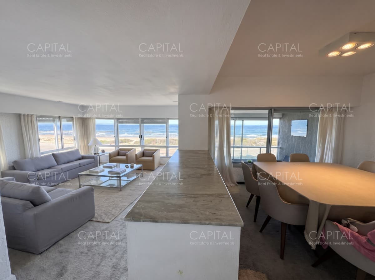 Apartamento en Punta del Este frente a la Brava