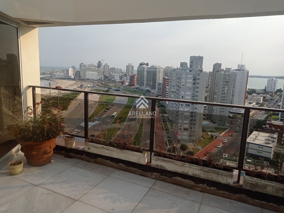 Apartamento ID.6078 - Venta penthouse 4 dormitorios