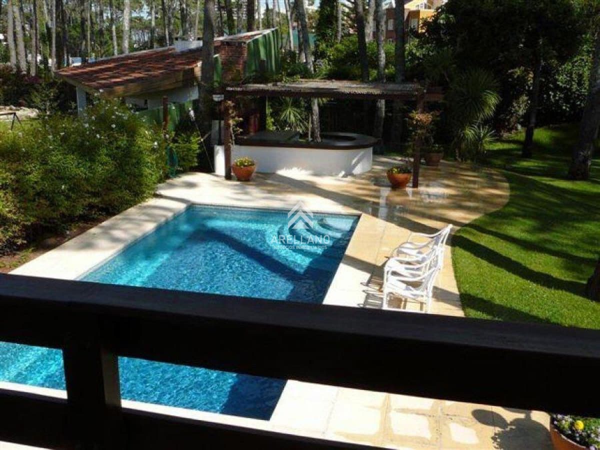 Casa ID.2725 - Casa 5 dormitorios Playa Mansa