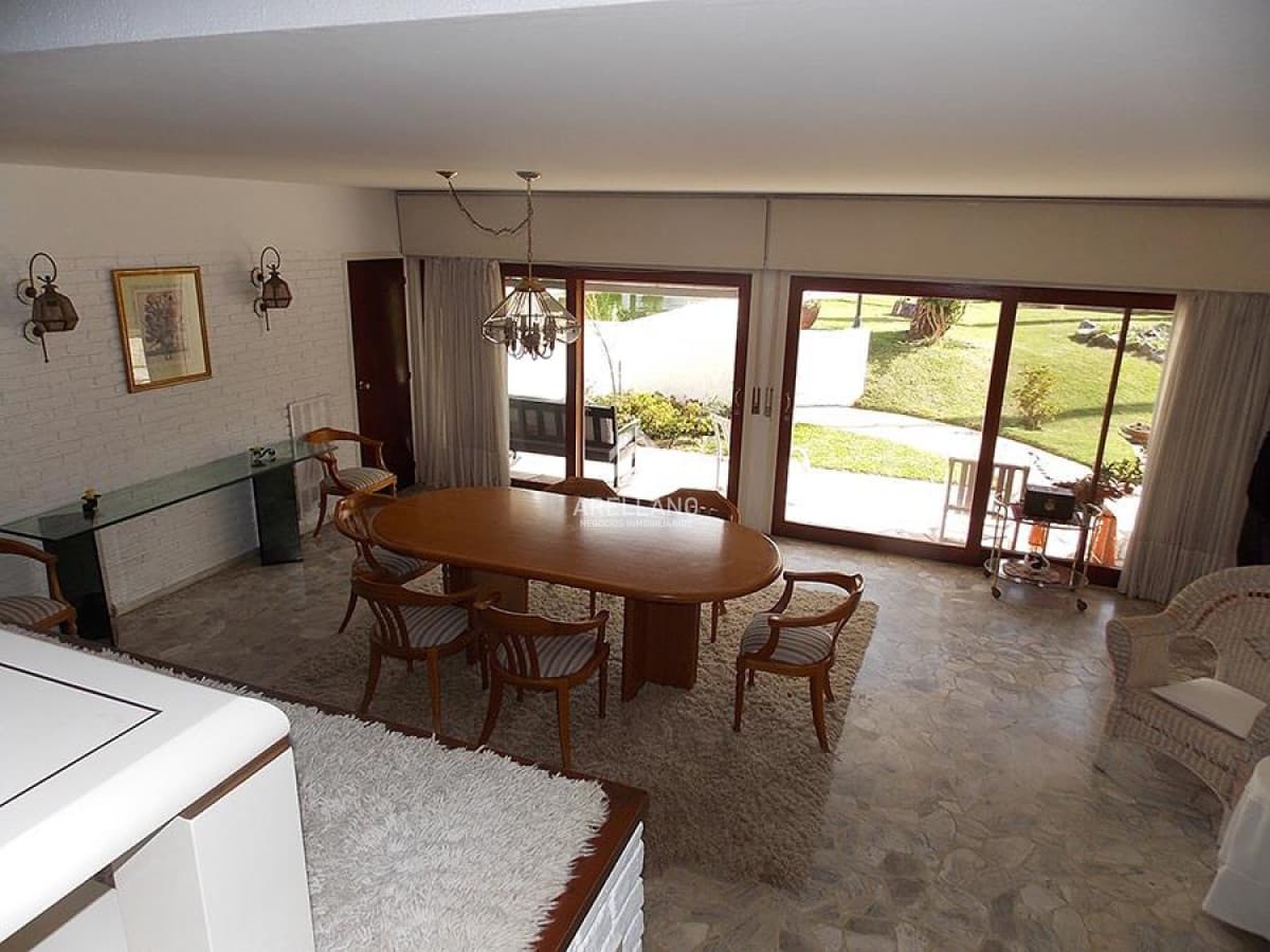 Casa ID.2725 - Casa 5 dormitorios Playa Mansa