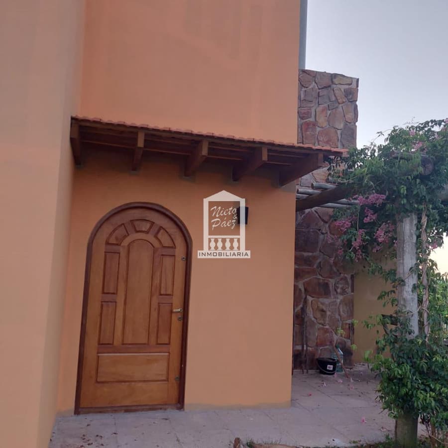 Preciosa y exclusiva chacra de 5 has en venta en Laguna del Sauce con 750 olivos plantados y casa divina con 3 dormitorios mas casa de invitados .