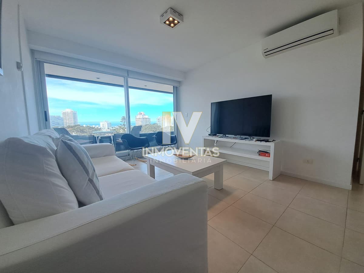 Alquiler Apartamento de 3 dormitorios en Playa Mansa, Punta del Este.