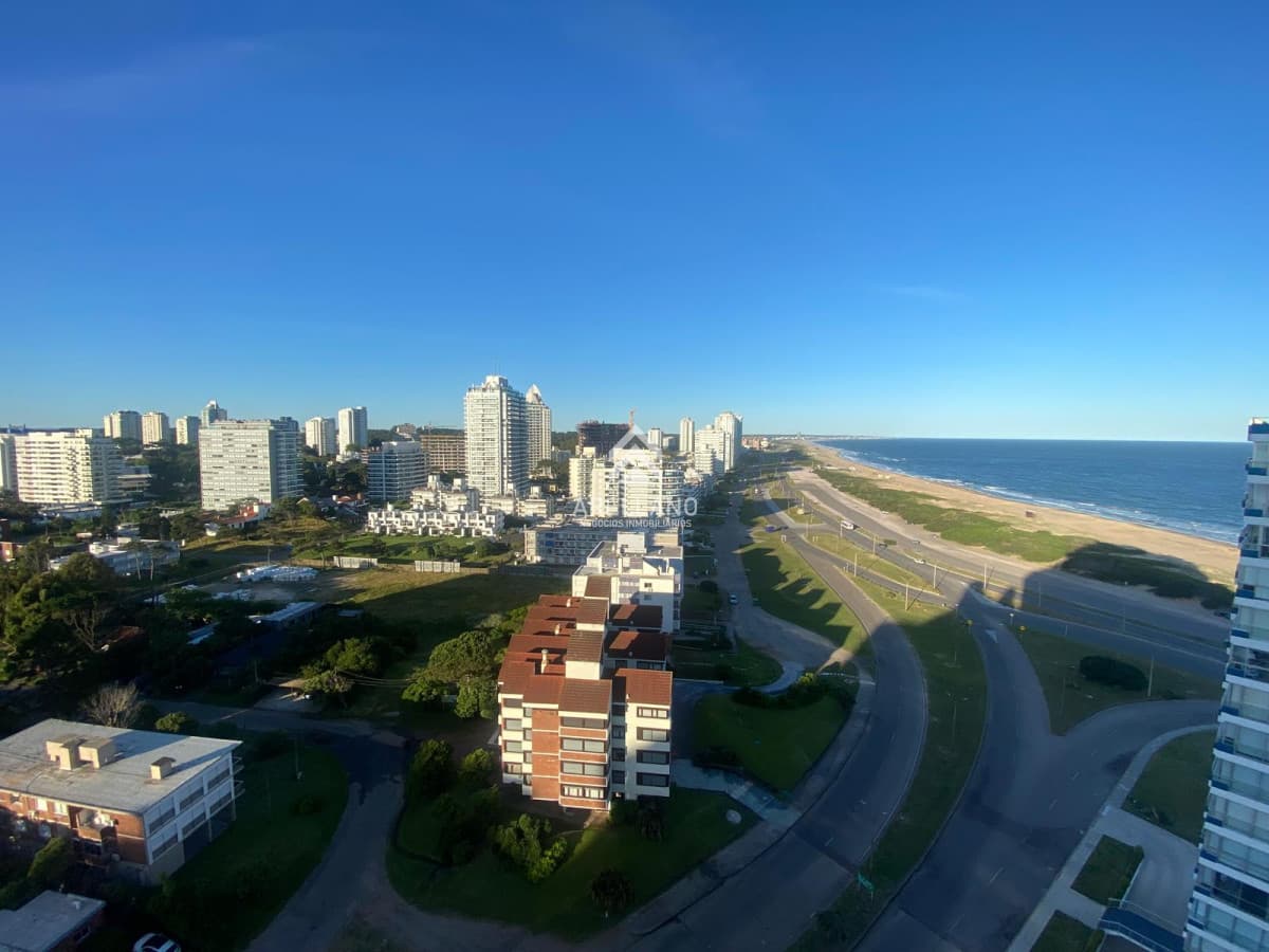 Apartamento ID.4238 - Apartamento 3 dormitorios en alquiler temporal Playa Brava, Punta del Este