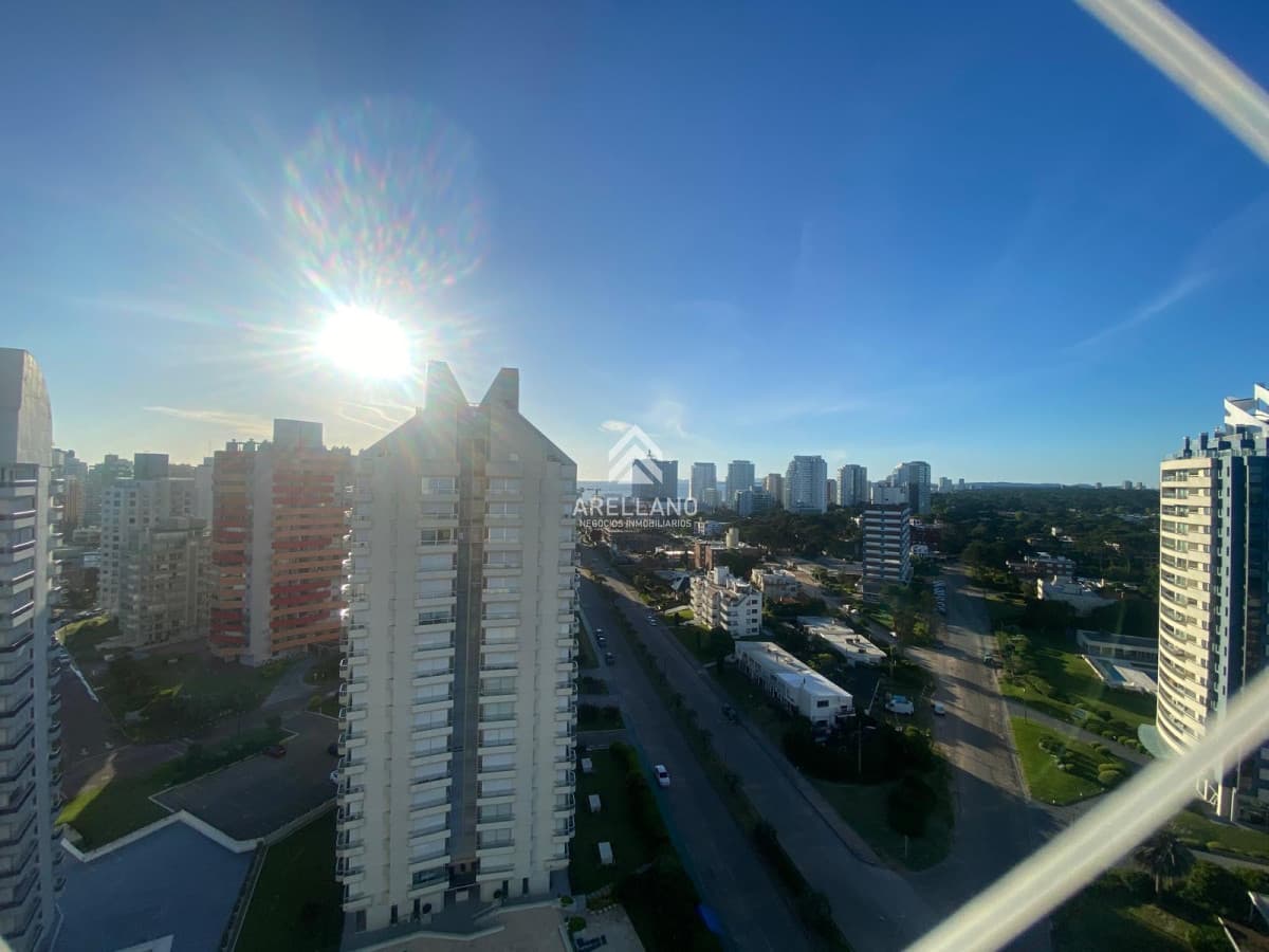 Apartamento ID.4238 - Apartamento 3 dormitorios en alquiler temporal Playa Brava, Punta del Este