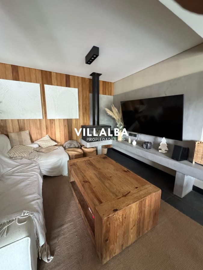 Excelente Casa en venta, 2 dormitorios, 1000 metros de terreno, Chacras del Pinar, Maldonado