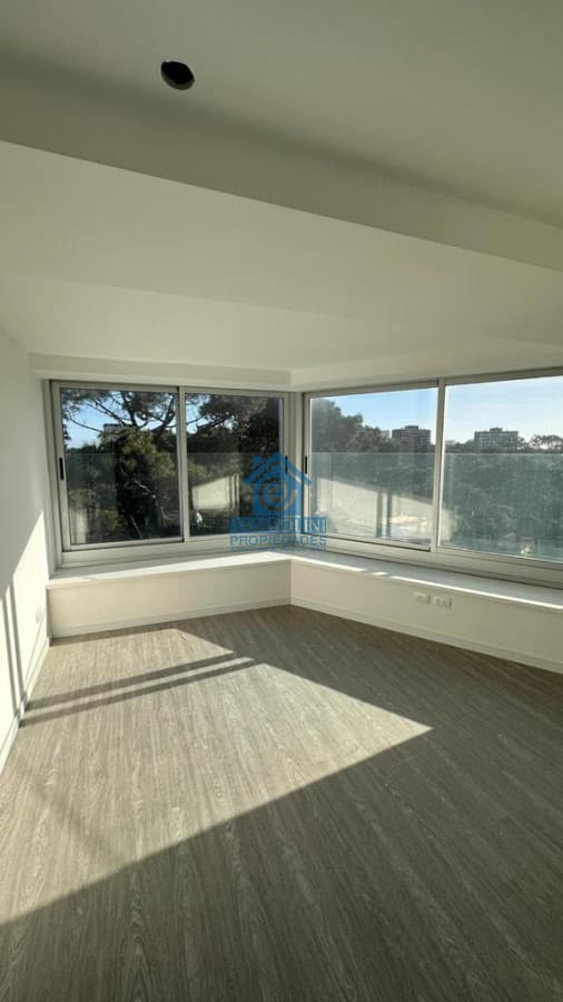 Apartamento ID.144 - Departamento en venta Dos Dormitorios edificio con muy buenos servicios en Punta Del Este