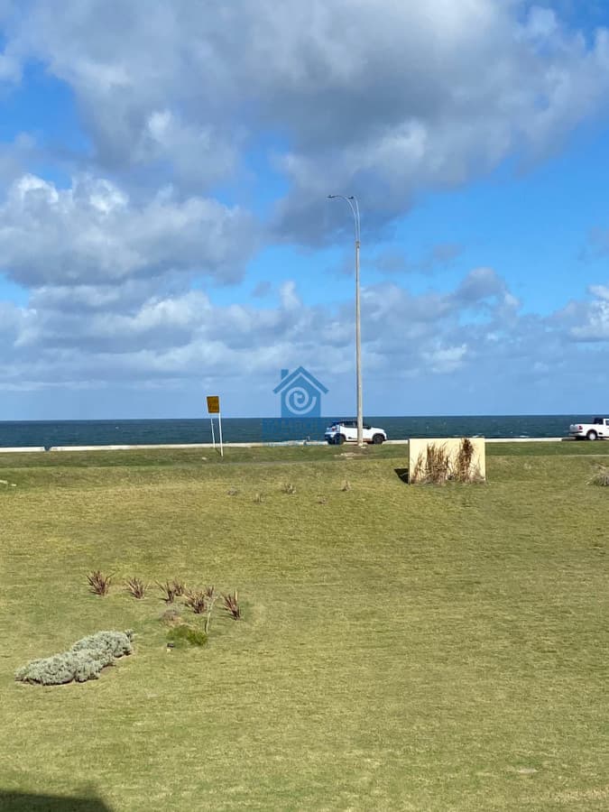 Hermoso departamento en alquile anual frente al mar Mansa  -