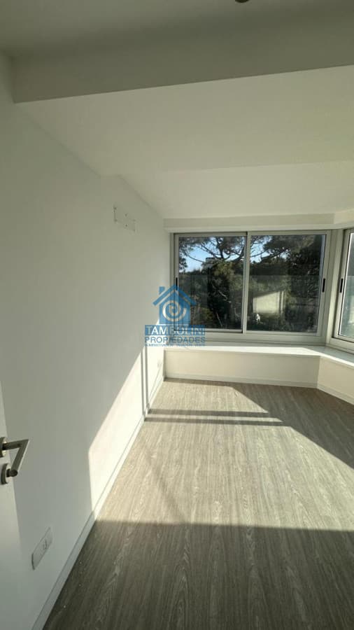 Apartamento ID.144 - Departamento en venta Dos Dormitorios edificio con muy buenos servicios en Punta Del Este