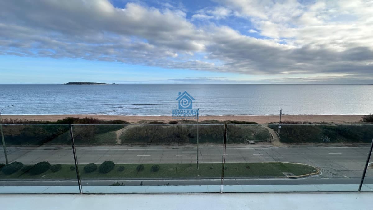 Apartamento ID.715 - Alquiler y Venta Hermoso Pent House Frente al Mar Mansa