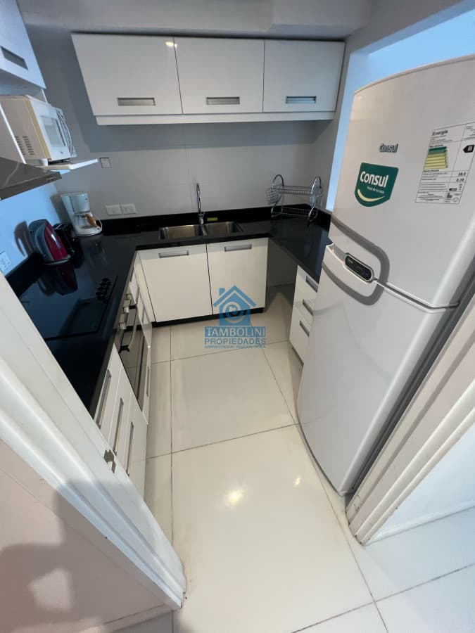 Alquiler Anual Pent House Frente al Mar   -