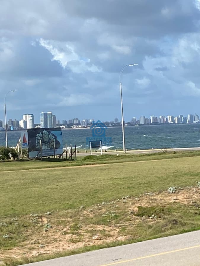 Hermoso departamento en alquile anual frente al mar Mansa  -