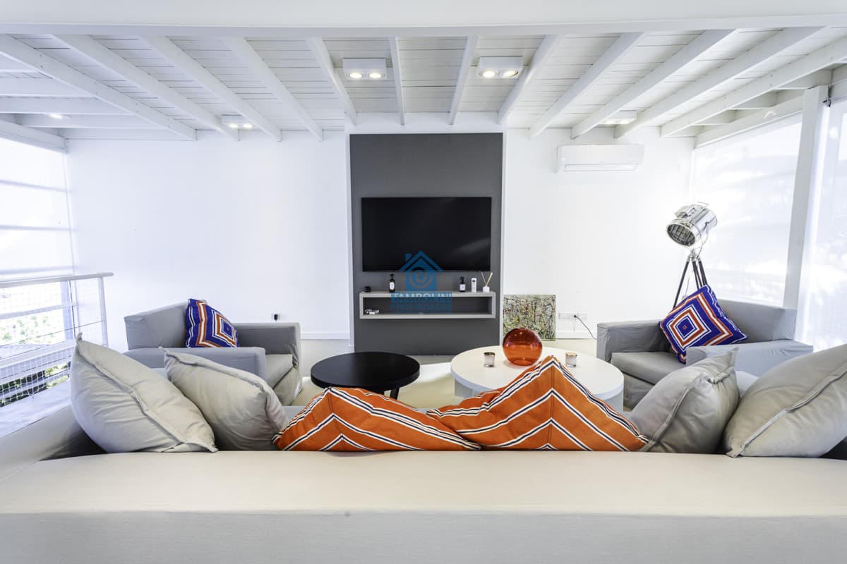 Alquiler Anual Fabulosa Casa en La Barra   -