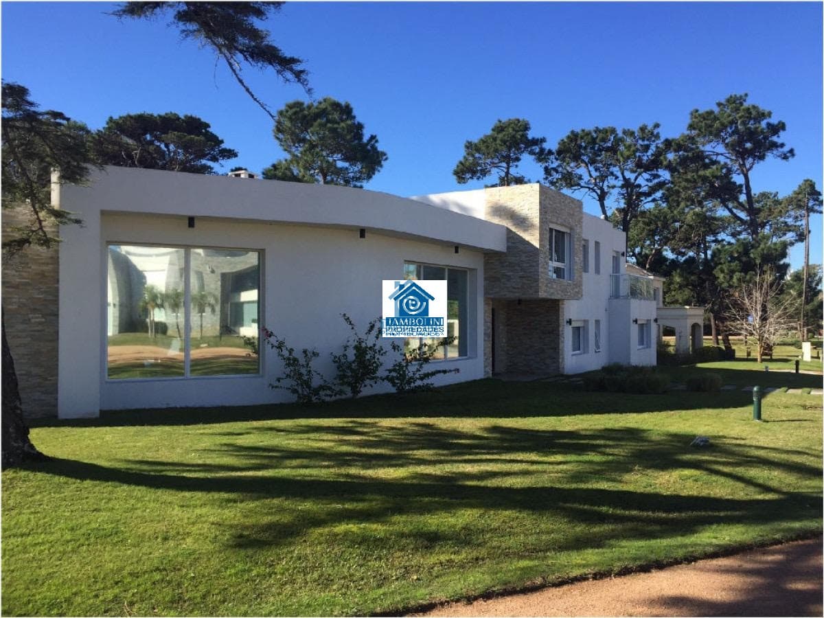 Hermosa Casa Barrio Privado  -
