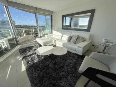 PUNTA DEL ESTE BRAVA 3 DORMITORIOS Y DEPENDENCIA   -