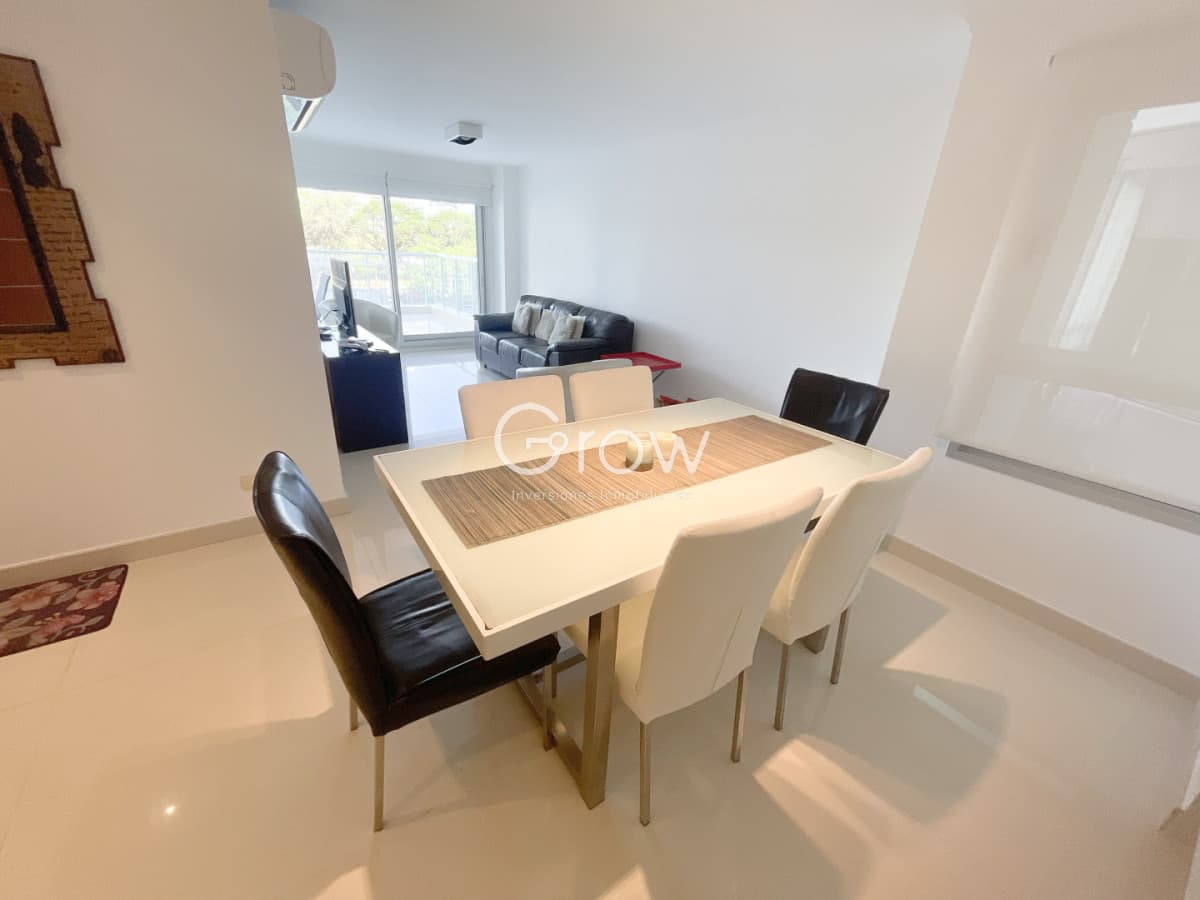 Exclusivo apartamento en Playa Mansa  -