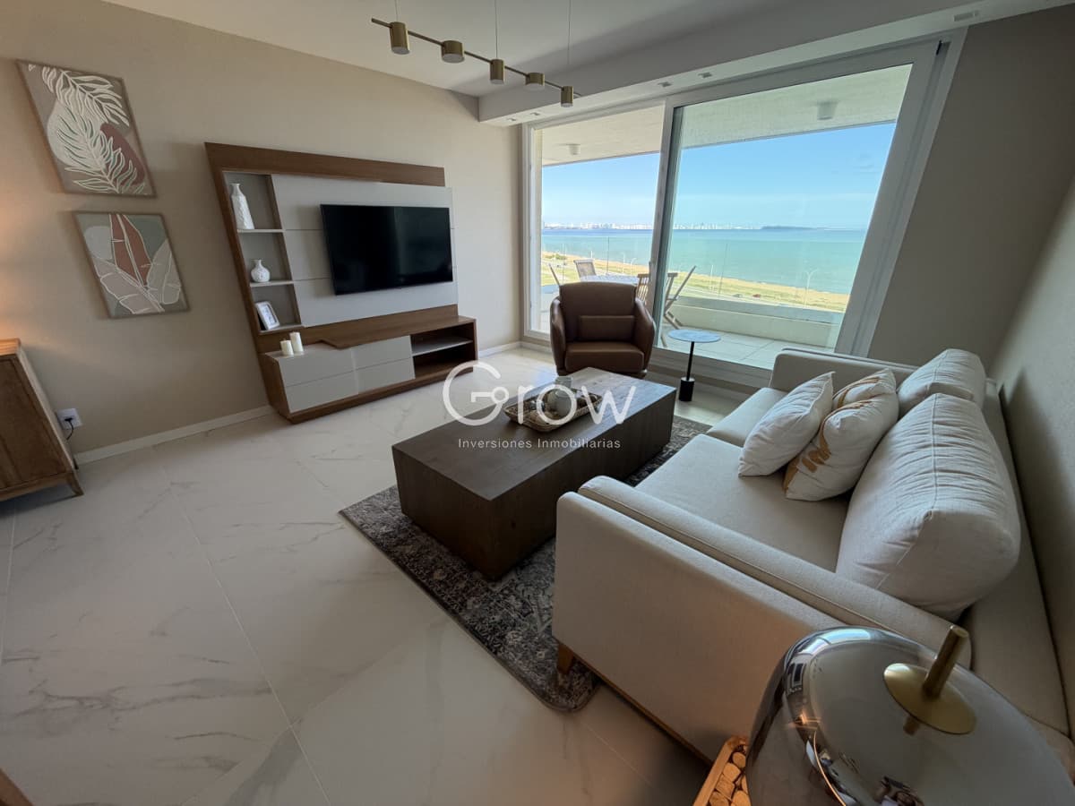 Piso alto con hermosas vistas! Frente al mar