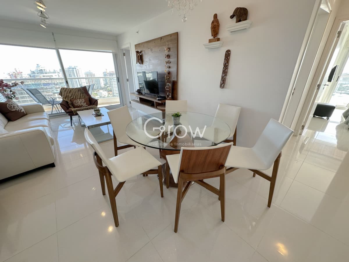 Hermoso Apartamento en venta a pasos del mar.