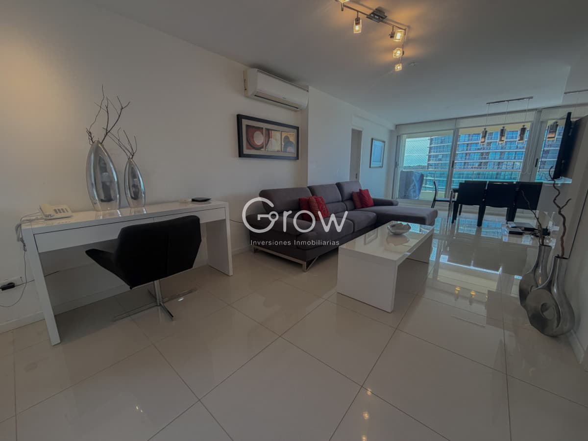 Apartamento de 3 dormitorios en  Roosevelt