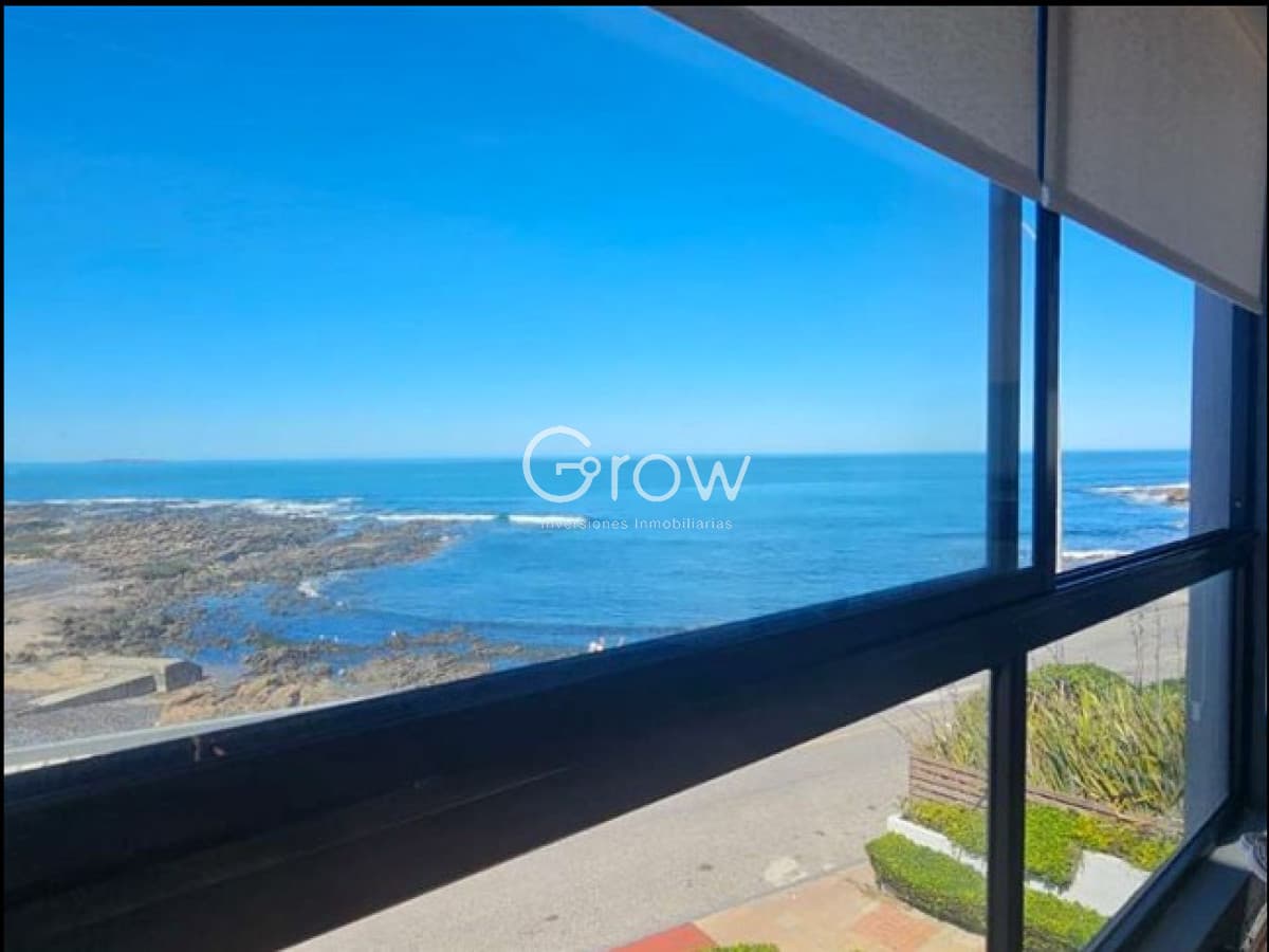 Oportunidad! Apartamento en península de 2 dormitorios.