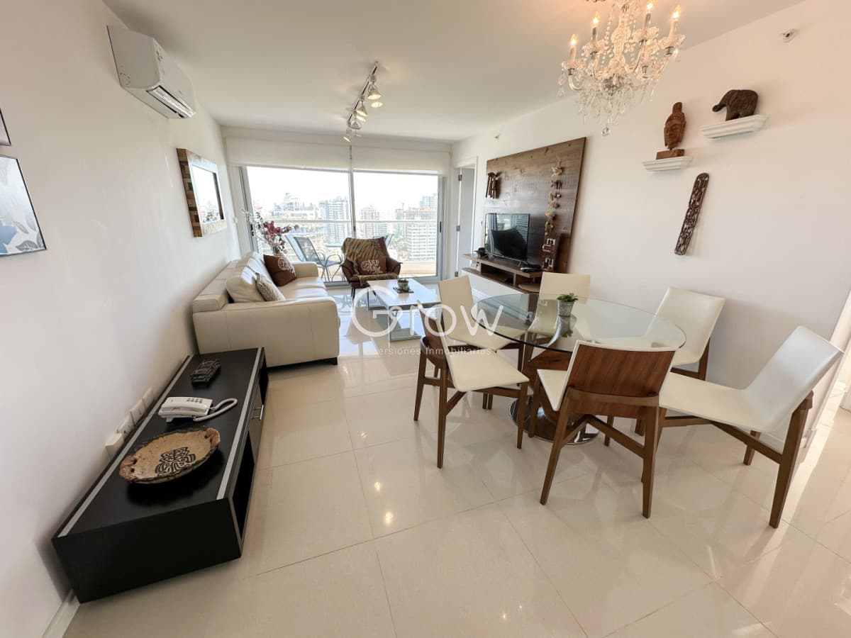 Hermoso Apartamento en venta a pasos del mar.