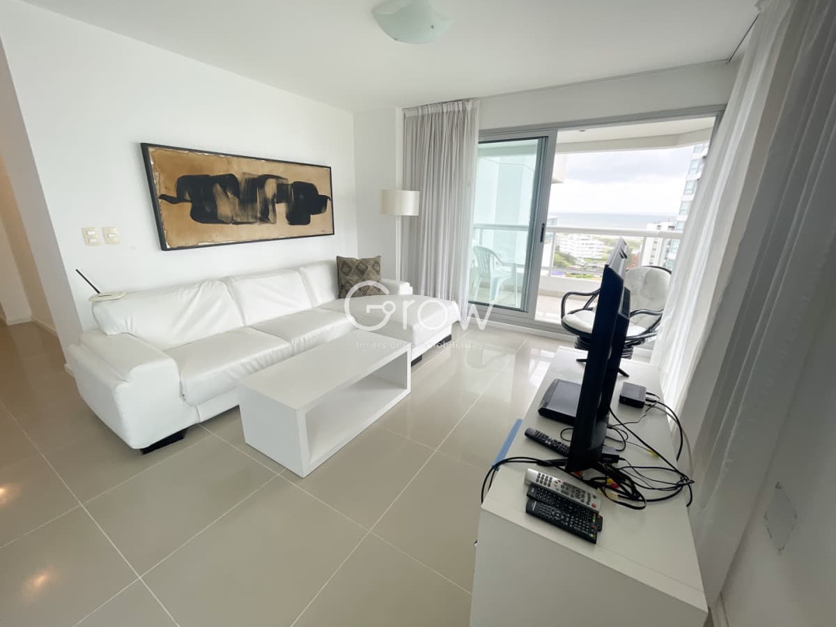 Exclusivo departamento en Playa Brava edificio Quartier del Mar   -