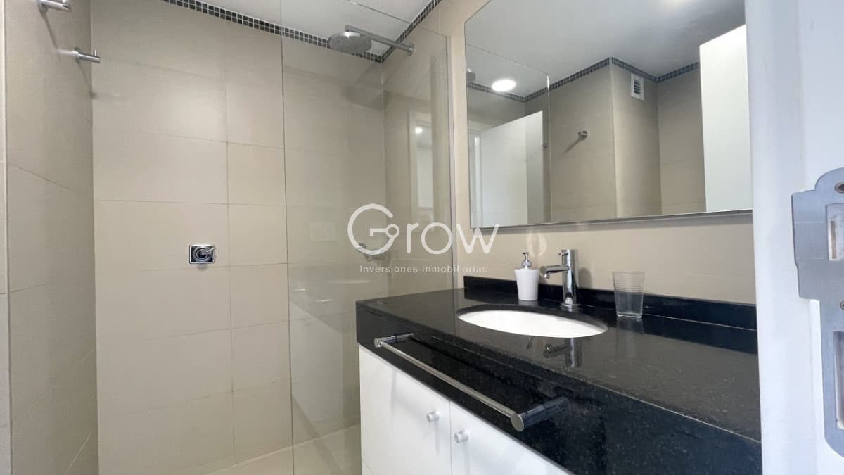 Apartamento en venta a 150 mts del Mar, en playa Brava !