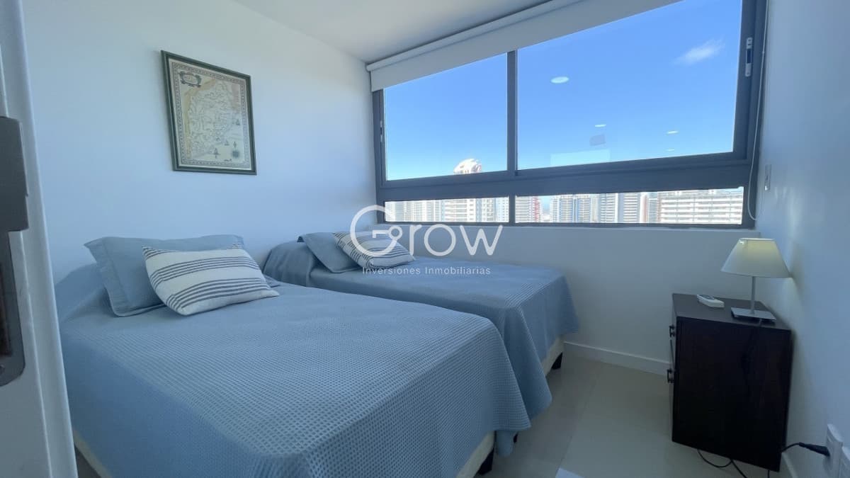 Apartamento en venta a 150 mts del Mar, en playa Brava !