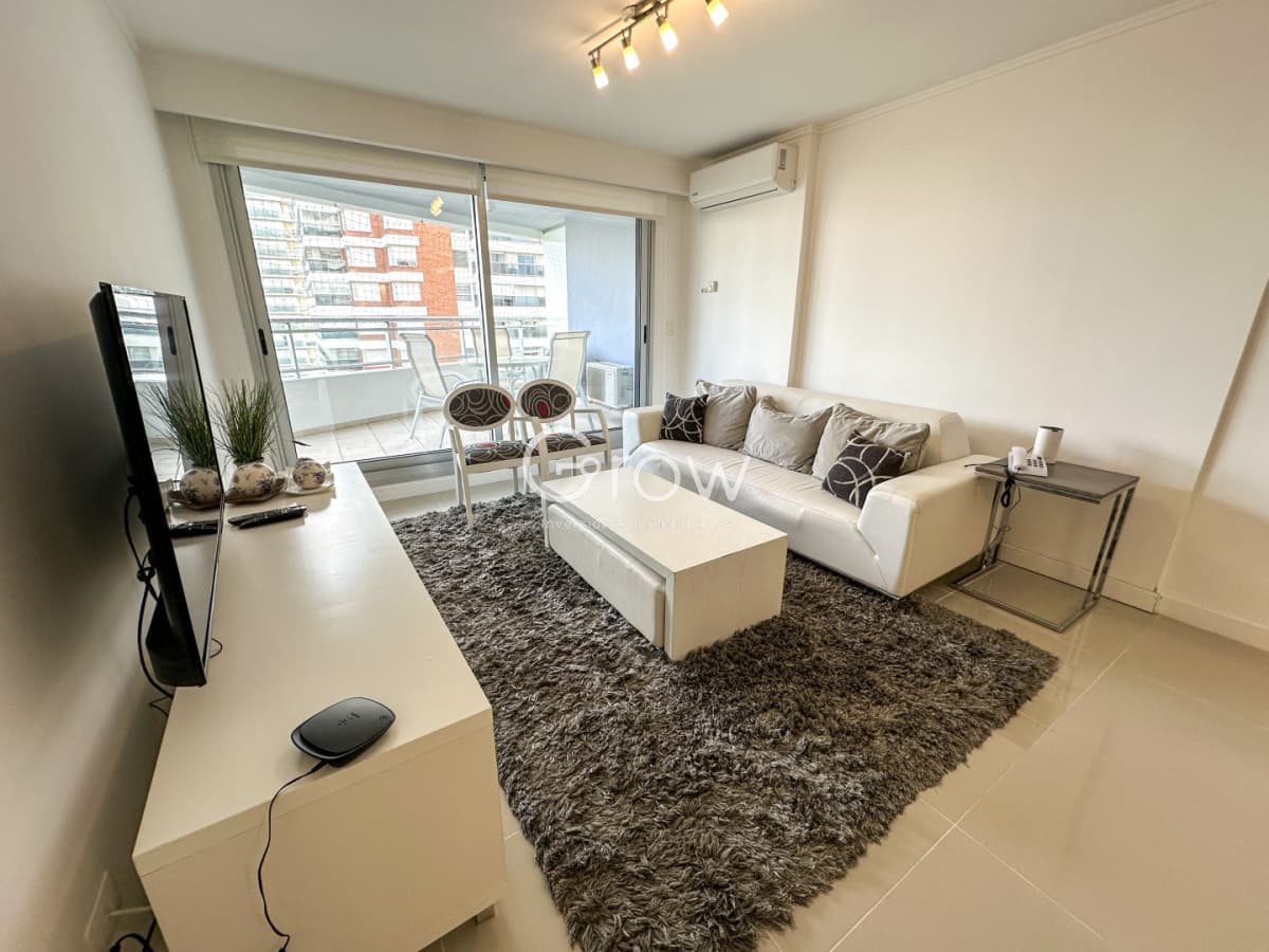 Departamento esquinero en venta en Forest Tower II