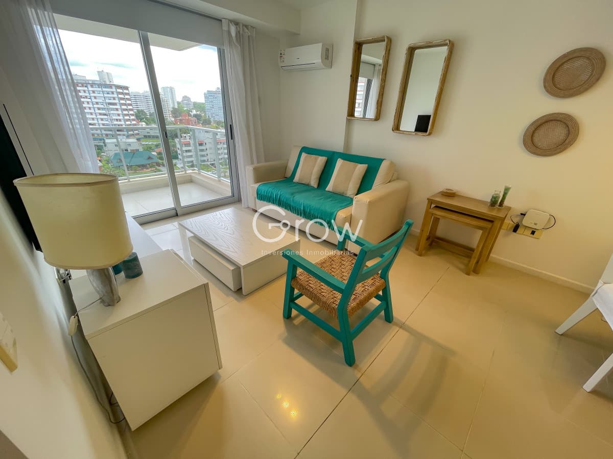 Hermoso apartamento en alquiler de verano, a pasos de Playa Brava  -
