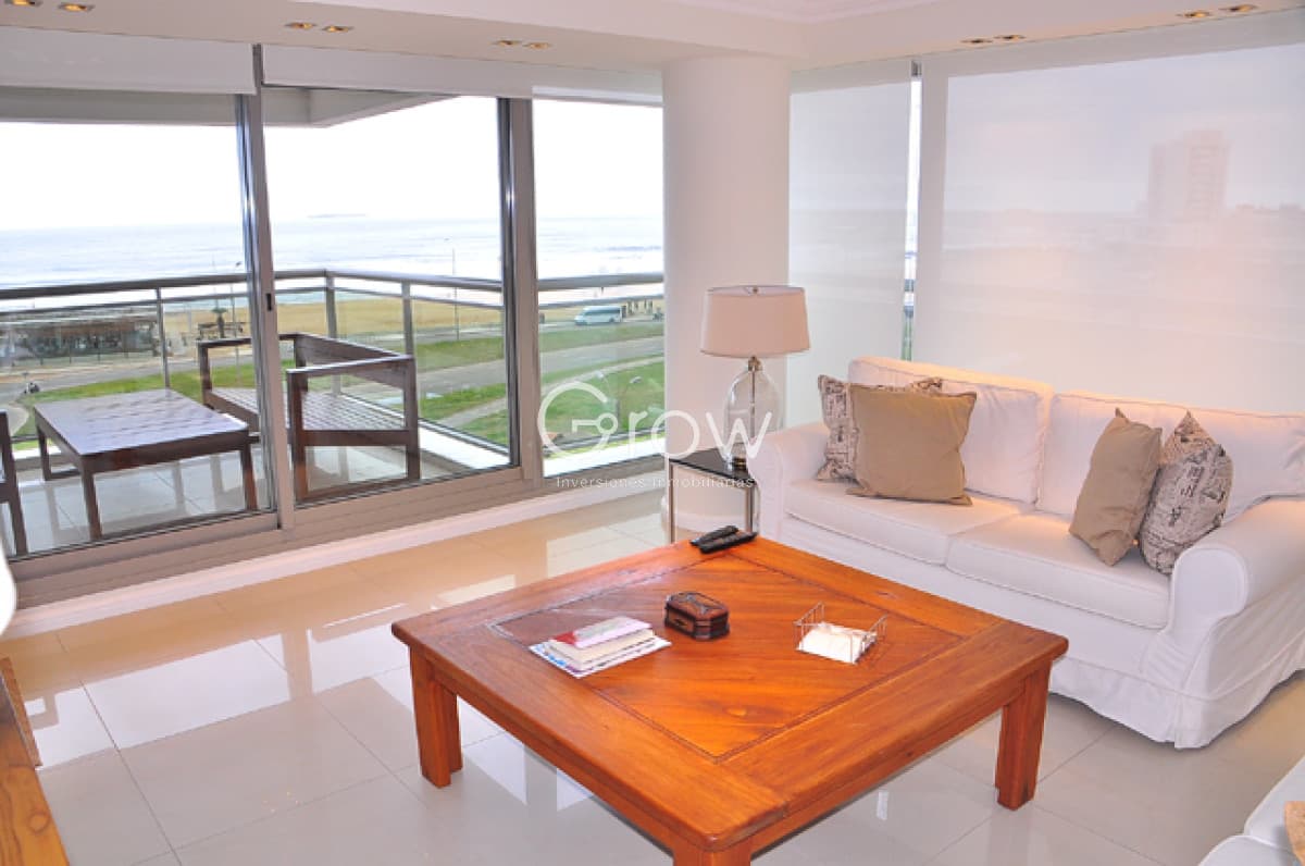 Apartamento en venta de 3 dormitorios en Exclusiva Torre Imperial ll