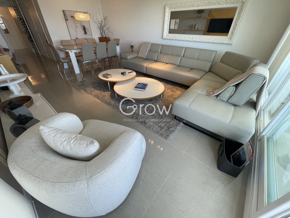 Exclusivo departamento a pasos de Playa Brava en alquiler de verano!  -