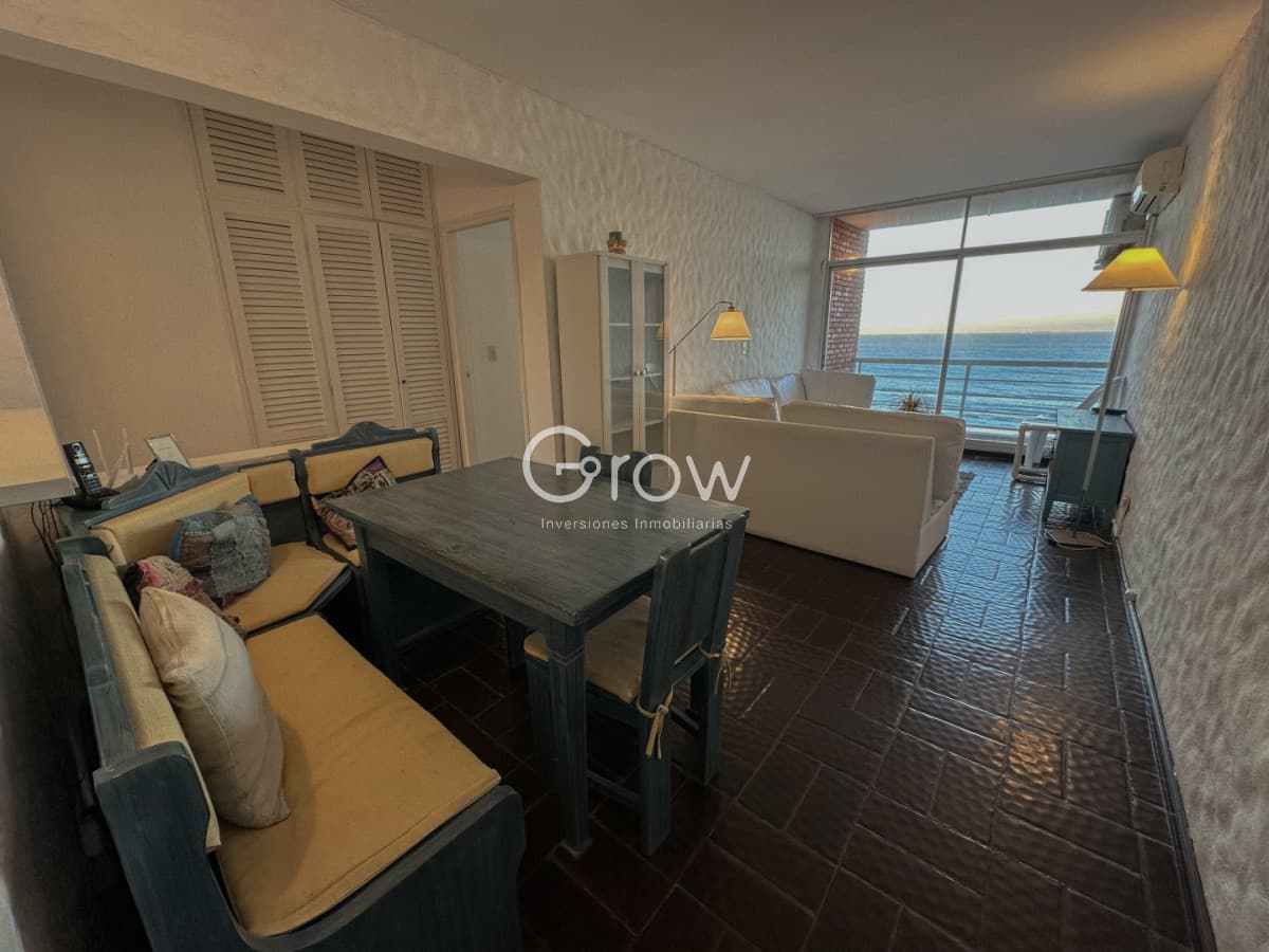 Apartamento en Alquiler con vistas al mar.   -