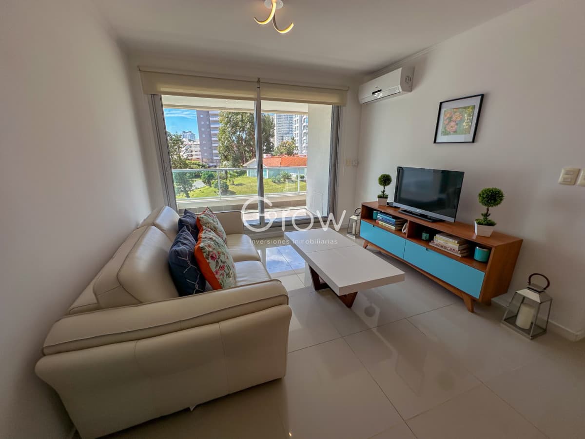 Apartamento de 1 dormitorio en exclusiva Torre de Punta del Este!