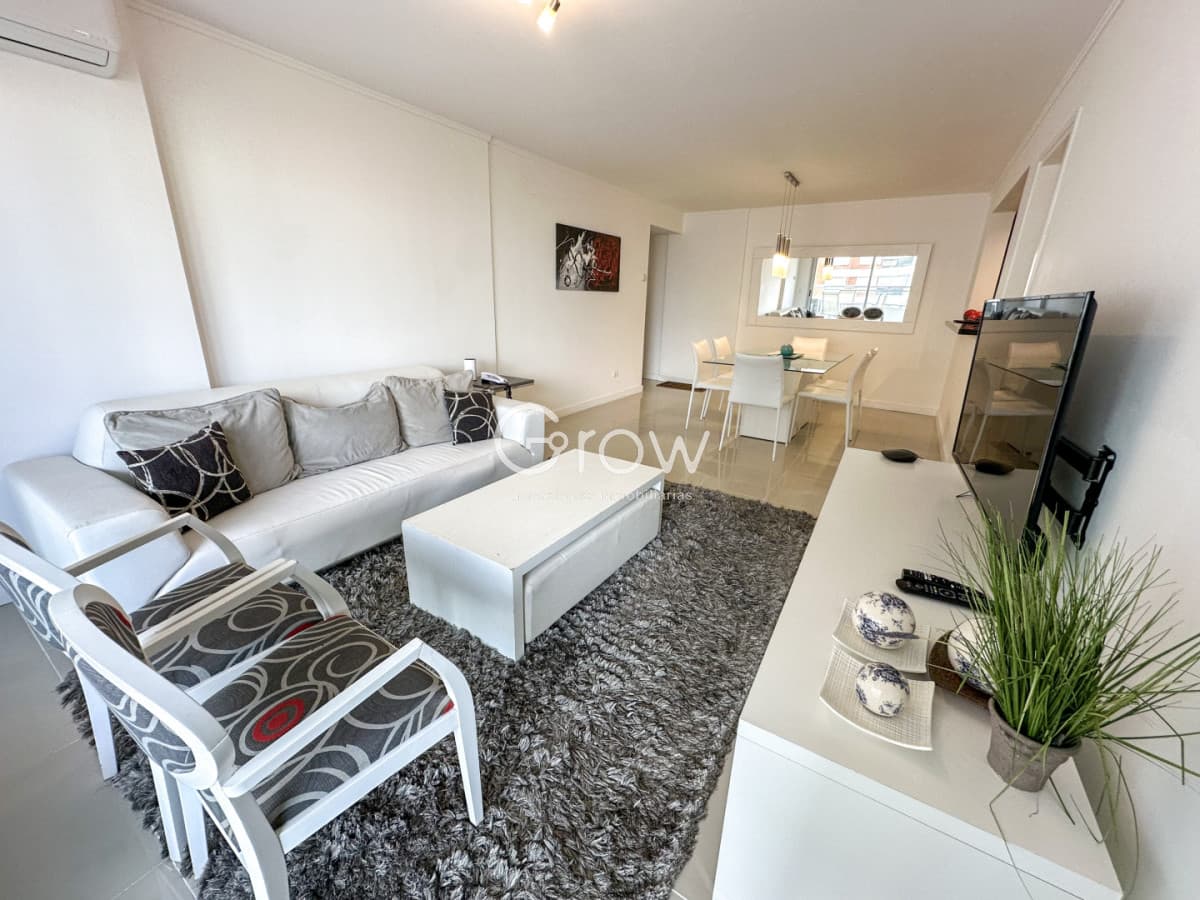 Departamento esquinero en venta en Forest Tower II
