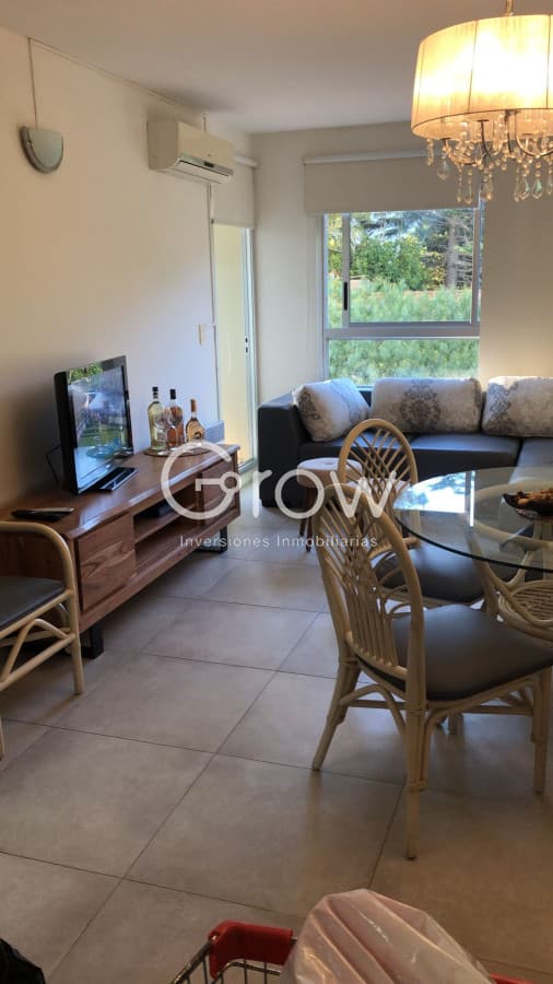 Departamento en alquiler sobre AV Roosevelt.   -