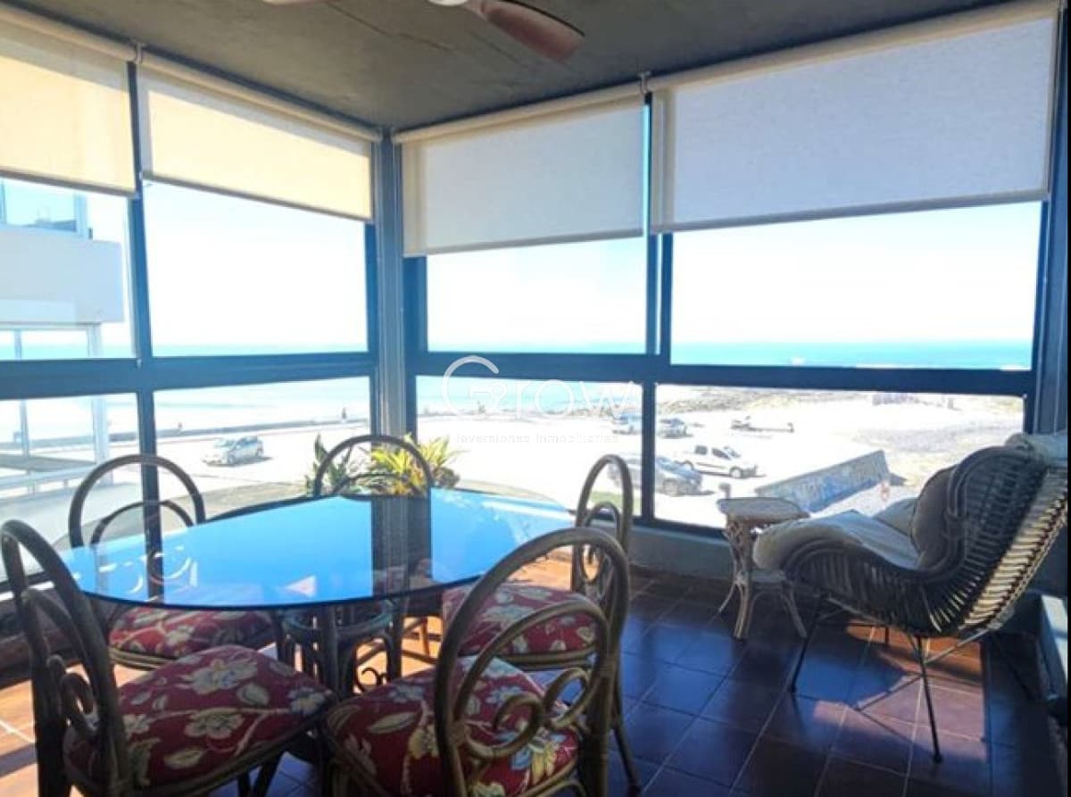Oportunidad! Apartamento en península de 2 dormitorios.