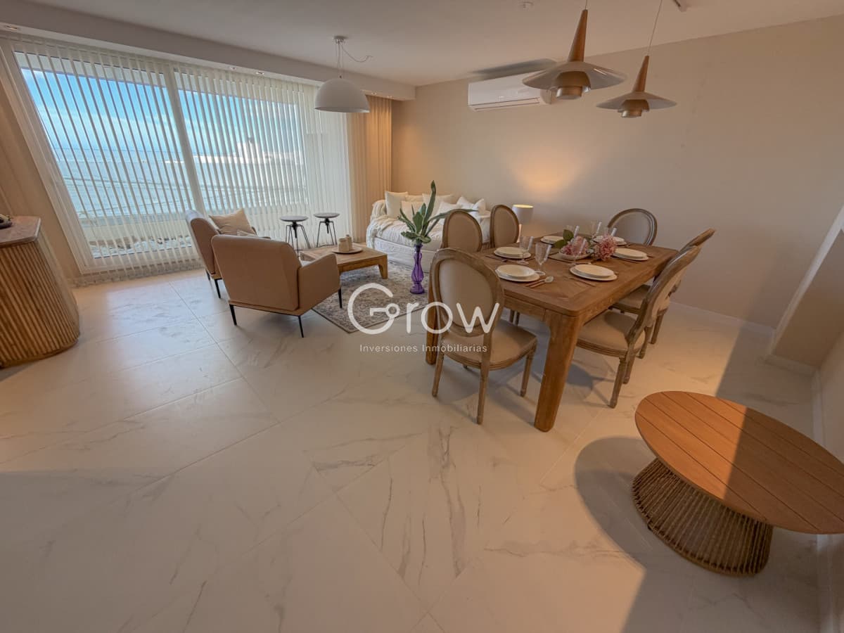 Apartamento en venta de 3 dormitorios en Playa Mansa
